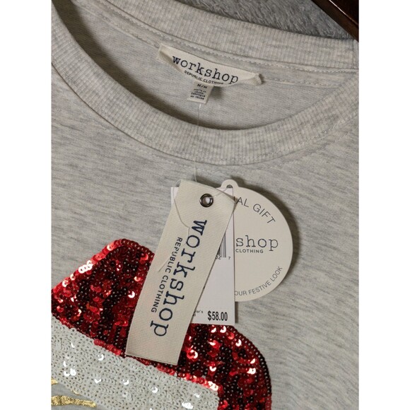 NWT Gray Sequin Santa Pug Sweatshirt Size Medium Christmas Cute Graphic Gold - Picture 4 of 11